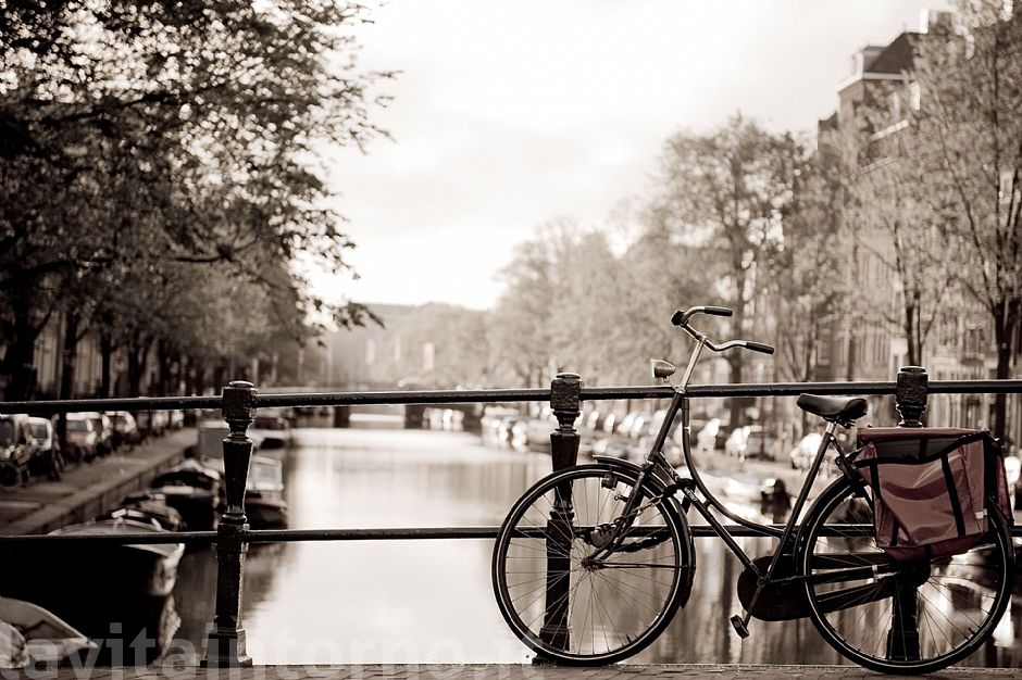 Amsterdam: bike on the bridge #3