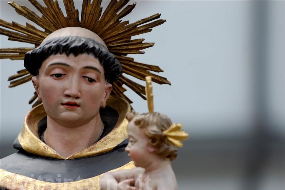 a guardia della chiesa