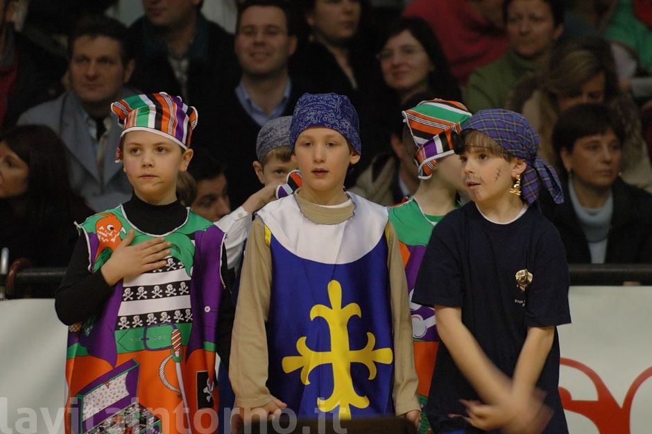 minibaskettando: scenda in campo ... l'inno!