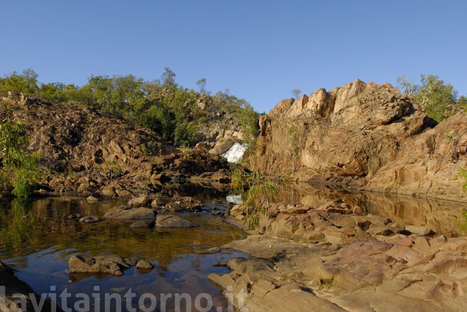 beatiful bath ... but where is the crocodile?
