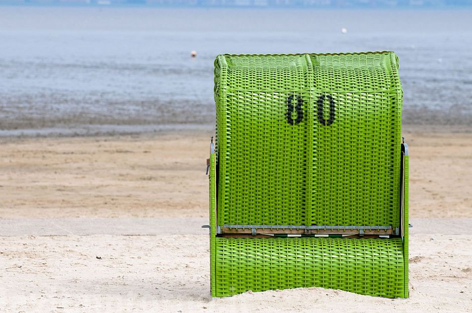 playing with roles: the single